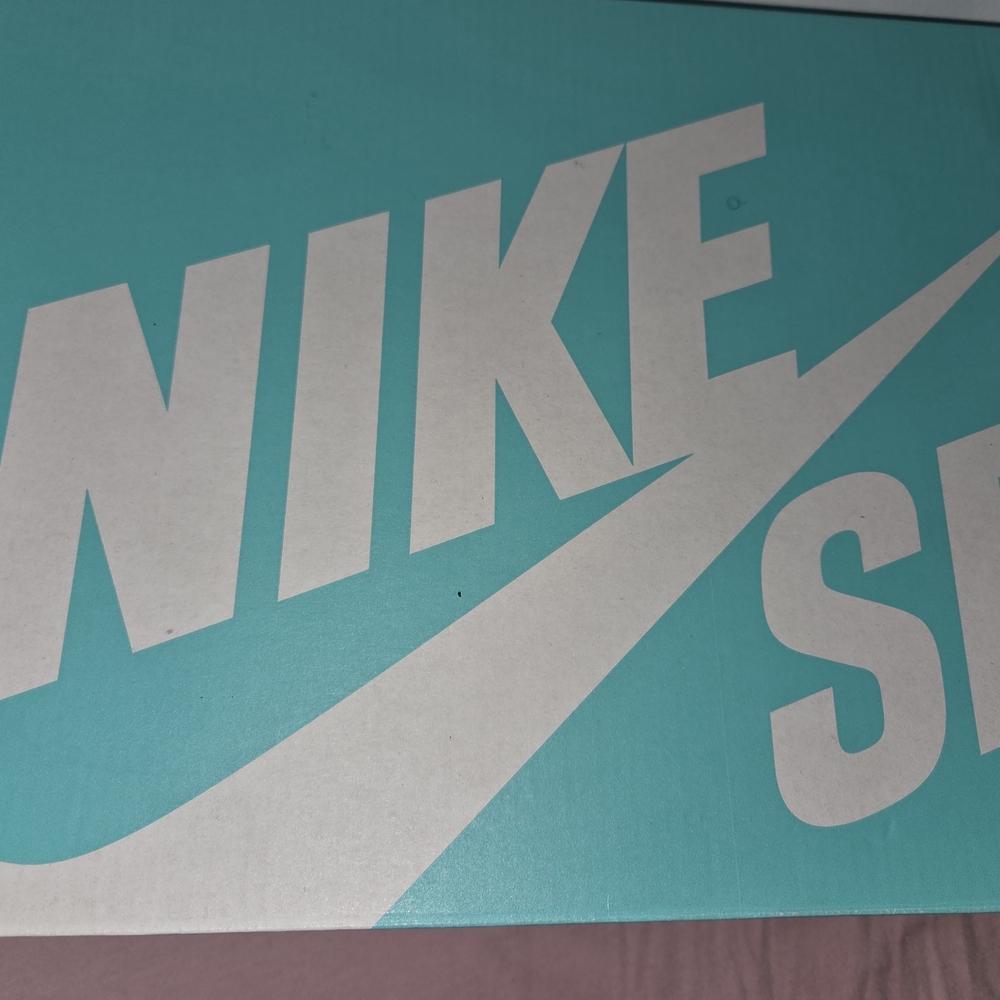 Nike SB Zoom Blazer Mid PRM Sneakers - Picture 5 of 5